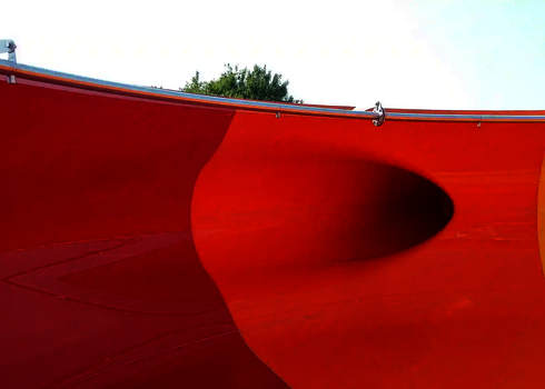 Nahaufnahme einer bunten Body Bowl Wasserrutsche.