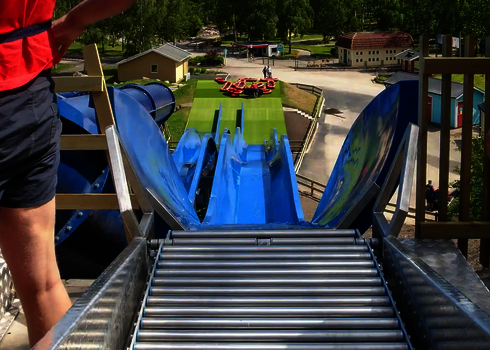 Startbereich mit Rollen für die Harakiri Wasserrutsche.