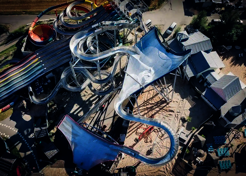 Therme Erding, Galaxy Wasserpark mit Edelstahl Rutschen.