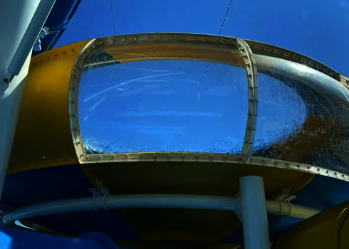 Seitliche Ansicht der Body Bowl mit gelber Umrandung und transparentem Acryl Abschnitt.