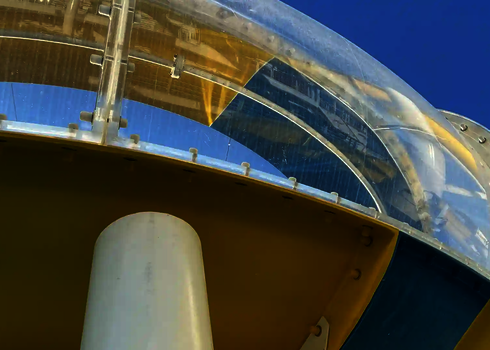 Detailansicht der transparenten Rutschensektion der gelben Body Bowl.